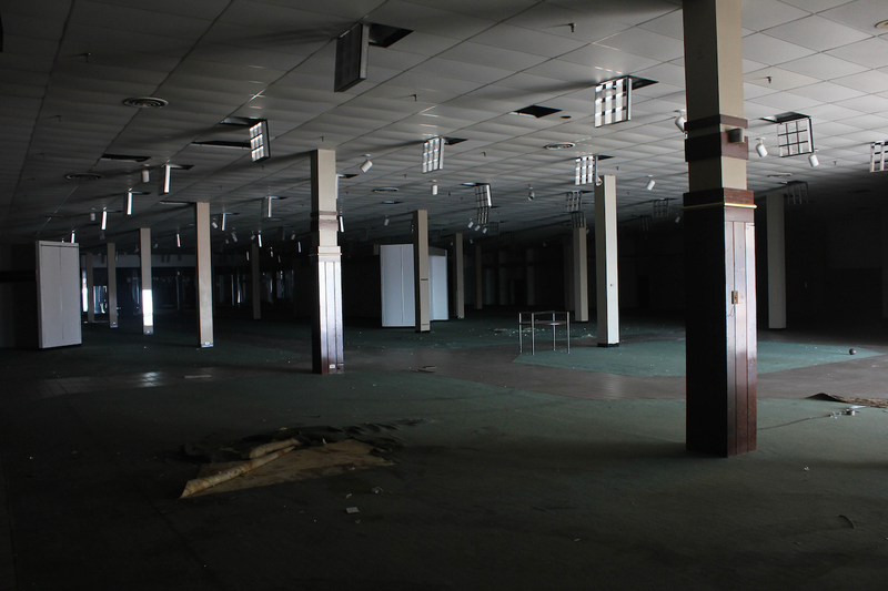 Illustration for article titled These Abandoned Malls Would Be Awesome Post-Apocalyptic Film Locations